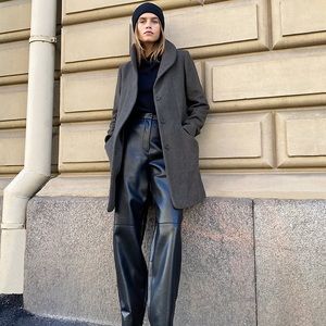 SOLD! Aritzia Cocoon Coat